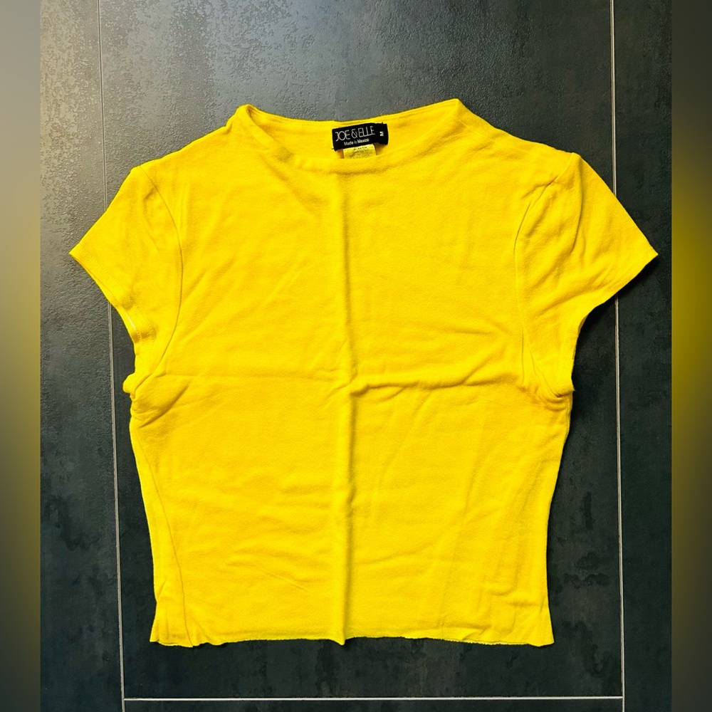 Tshirt size M but fits Small